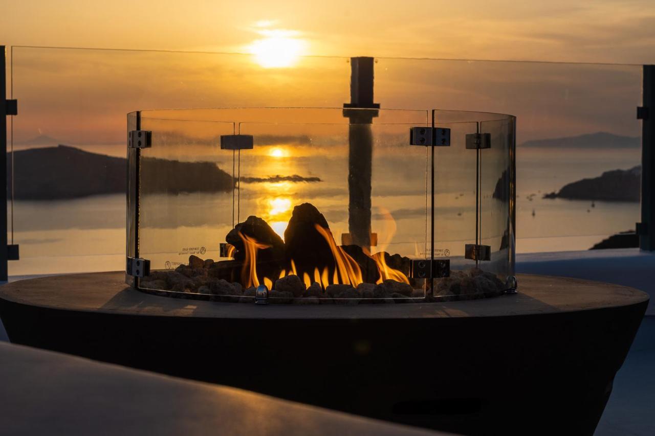 U & Me Suites Fira  Luaran gambar