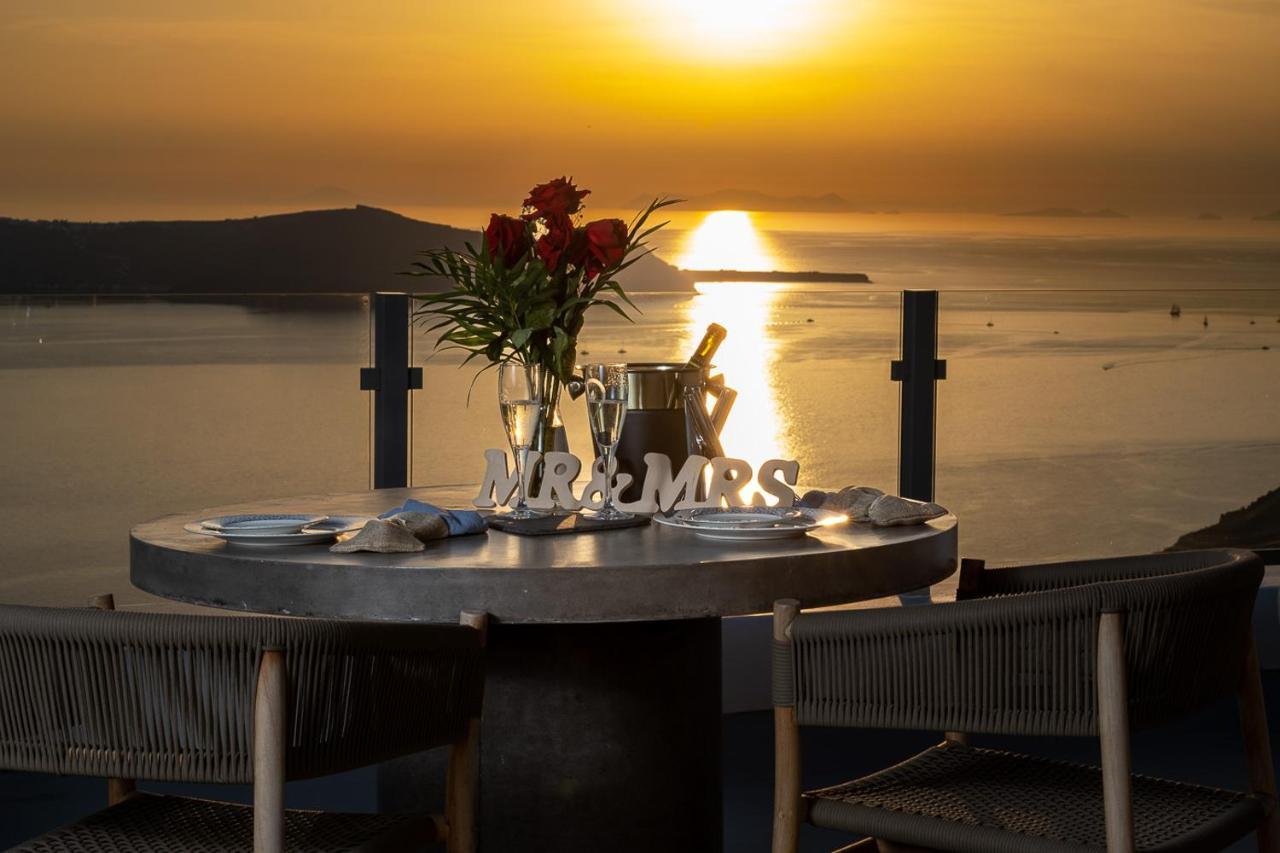 U & Me Suites Fira  Luaran gambar
