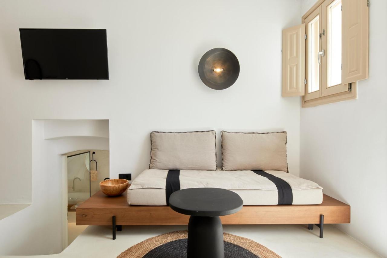 U & Me Suites Fira  Luaran gambar