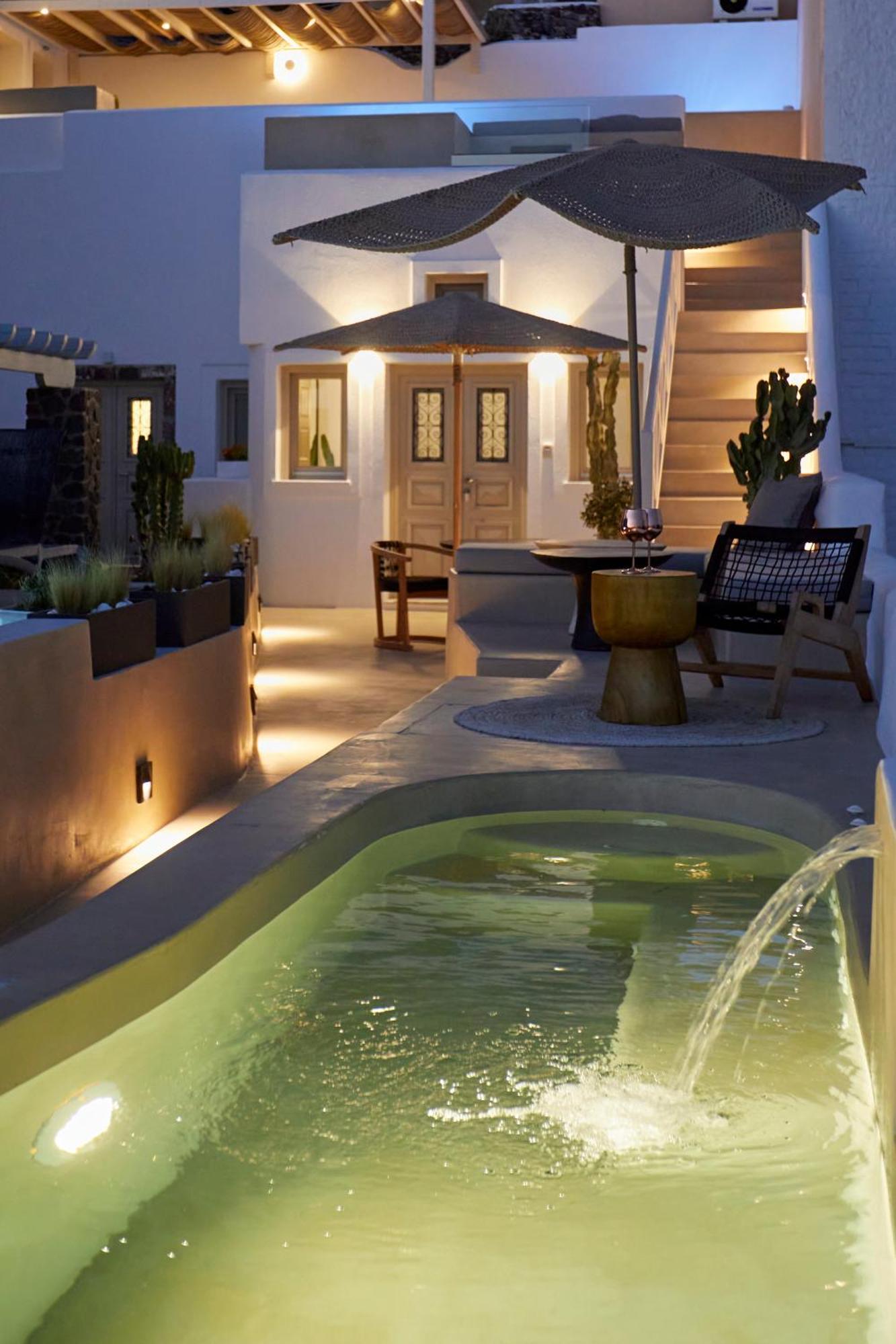 U & Me Suites Fira  Luaran gambar